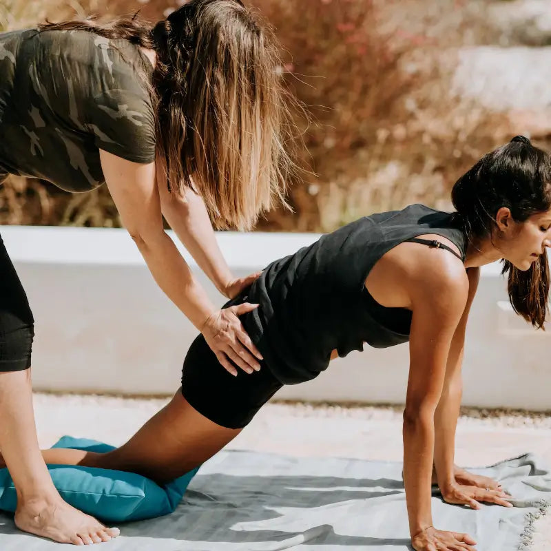 Yoga session Barefoot Therapist